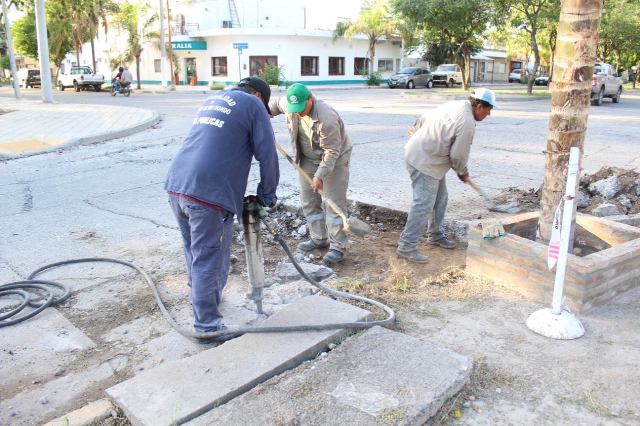 EL MUNICIPIO IMPULSA DIFERENTES TAREAS DE BACHEO INTEGRAN EN LOS ...
