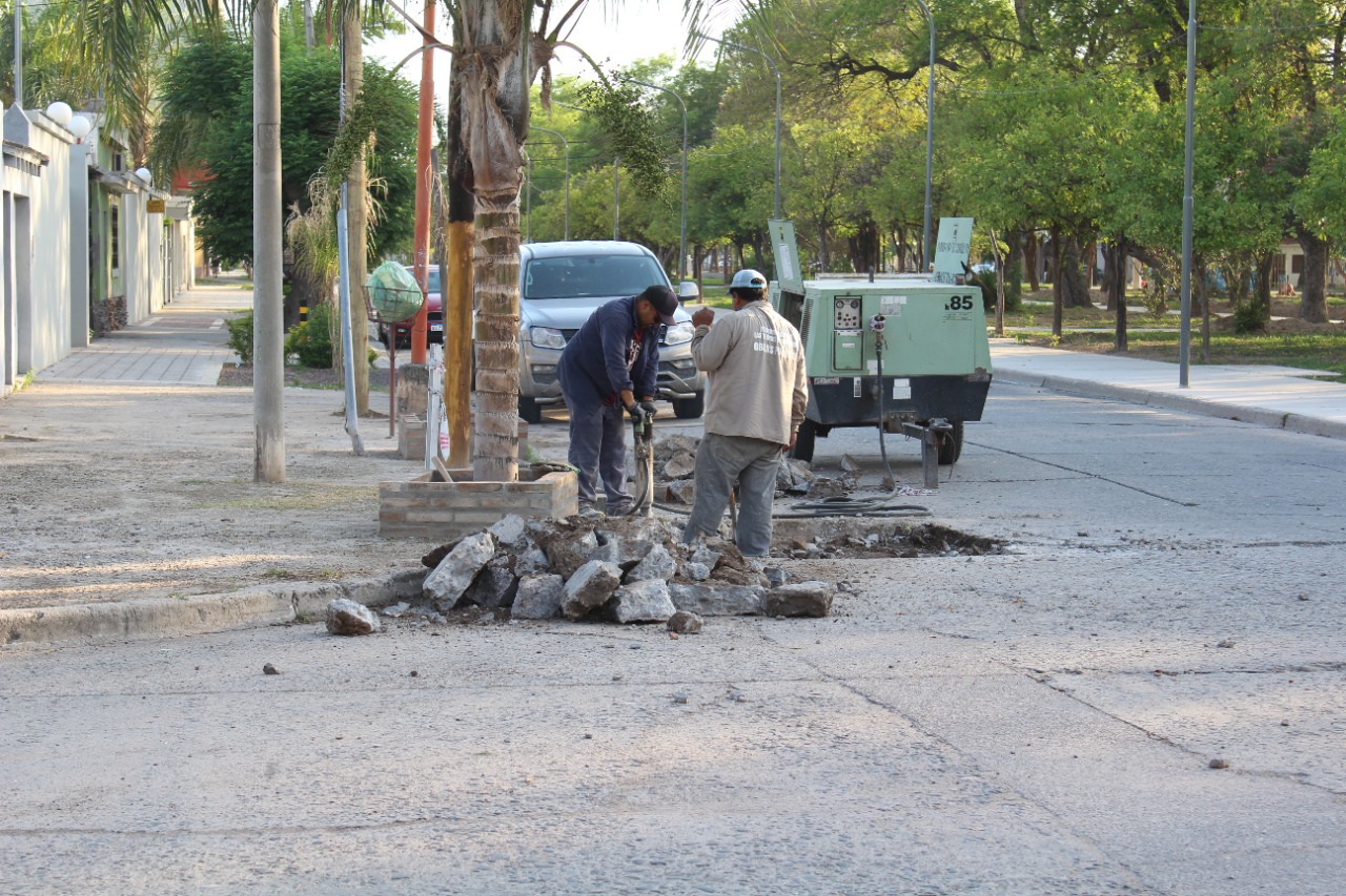 EL MUNICIPIO IMPULSA DIFERENTES TAREAS DE BACHEO INTEGRAN EN LOS ...